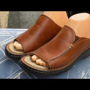 East Land 3412 Brown Leather Sandals Size 8M